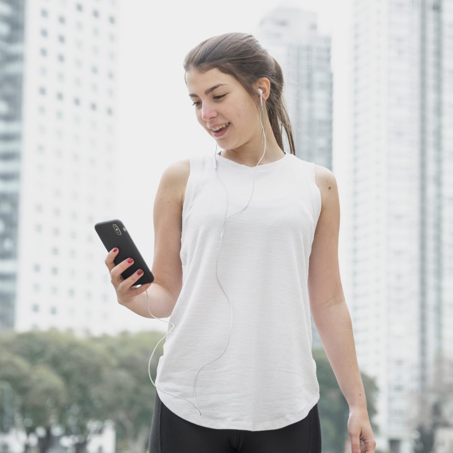 white gym t shirt woman